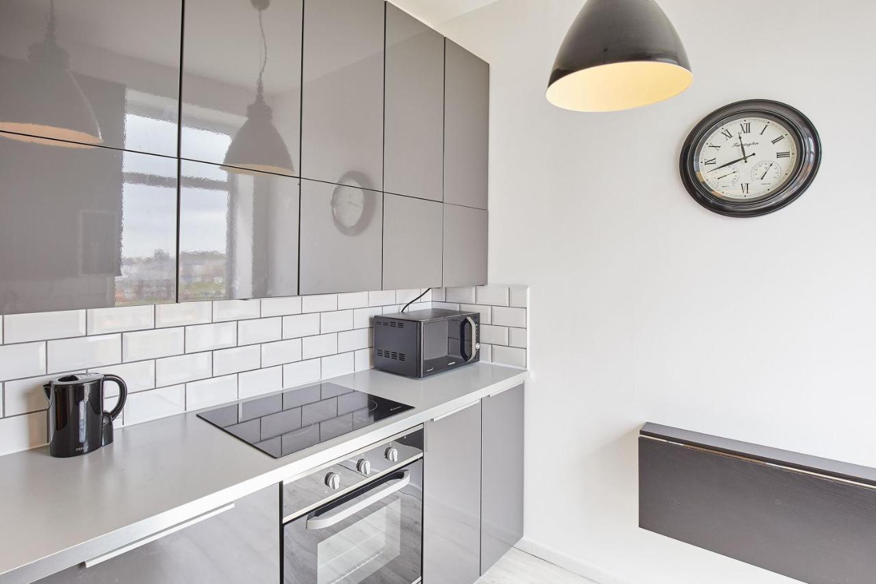 Host & - Boutique Balcony Apartment *
